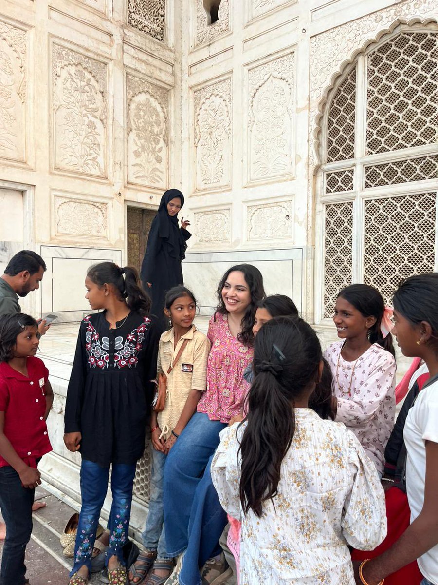 nborgaonkarx's tweet photo. These young girls, who were on a school trip, approached me and asked for a photo. When I asked why, they said they wanted to be like me, and honestly, that made my day. Sometimes we forget the privileges we have and it’s good to reflect and be grateful even when life gets hard. https://t.co/myIeZQsLcc