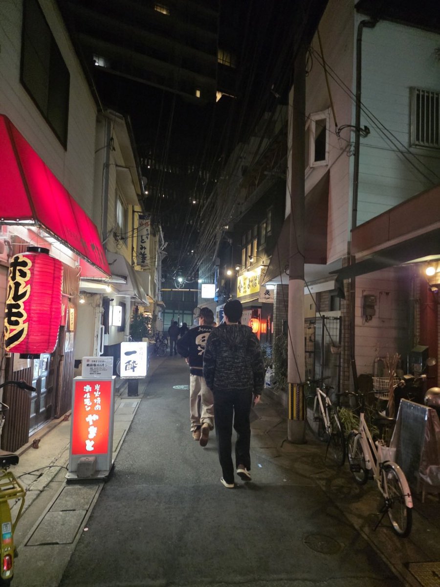 jongin sent photos of him and sehun on bbl! ㅋㅋㅋ

“what do you think of (our) couple look (matching outfit)”
“(we) went on dates two days in a row”
“sehunnie decides what to buy in three seconds when he’s shopping”