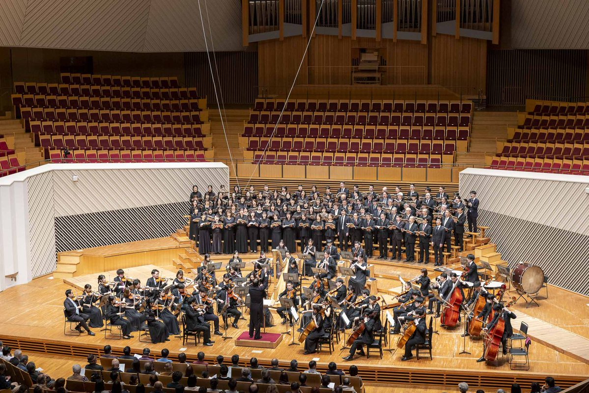 【終演しました】
1月31日(土)、第25回記念定期演奏会が無事に終演いたしました。

当日は約1,200名のお客様にご来場いただきました✨ご来場いただいた皆さま、誠にありがとうございました。

#OrchestraFailte をつけたご感想もお待ちしております！

次回演奏会については、ツリーでお知らせします📣