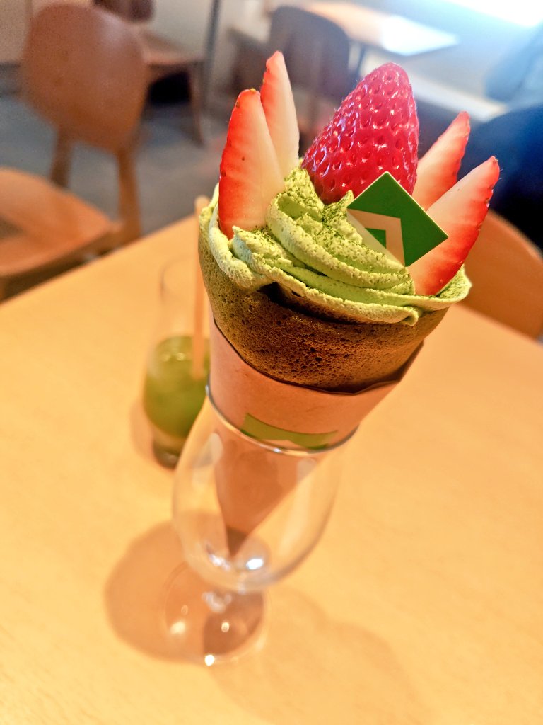 まっっっちゃ苺クレープ！！