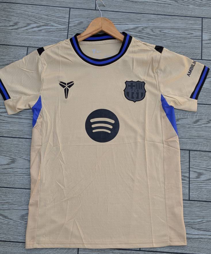 YuzzoMaster tweet media