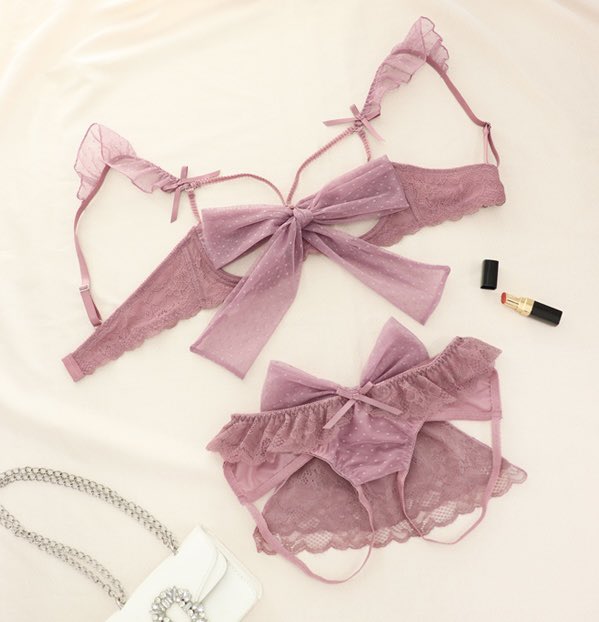 LOVE2ndOfficial's tweet photo. 🩷𝑅𝑖𝑏𝑜𝑛𝑛𝑒 𝑃𝑢𝑟𝑝𝑙𝑒𝑃𝑖𝑛𝑘🩷
オープンショーツセット🎀
ほどけるリボンのブラとコーデするのは大きなリボンとティアードフリルが可愛い大胆なオープンショーツ🍫💕

☑ブラ&amp;オープンショーツセット
［𝘈~𝘐𝘤𝘶𝘱］¥5,720~ https://t.co/C8NyGO7wIc