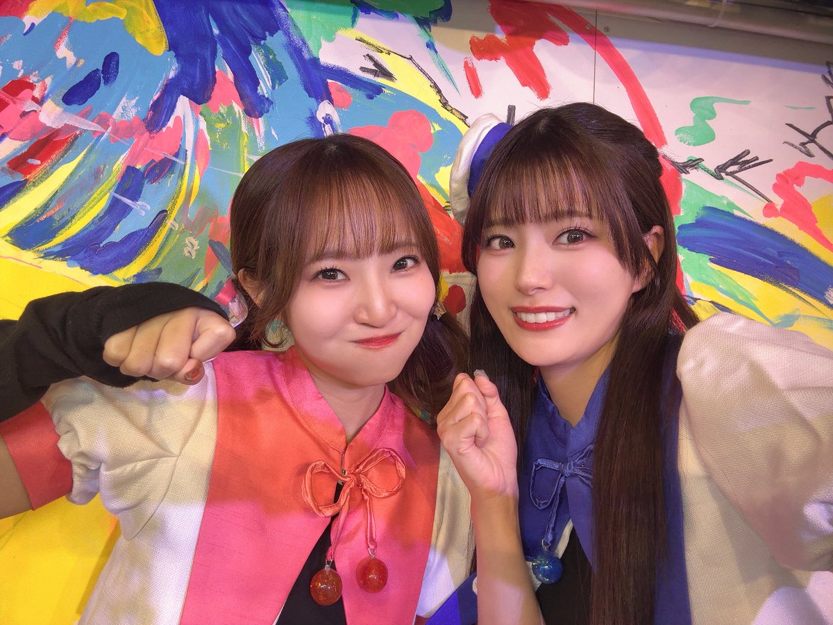 t_chiemi1006's tweet photo. 本日はじめはヴィレッジヴァンガード渋谷本店さまっ！ありがとうございました🍒
久しぶりの2ndライブ衣装〜🩷💙
みんな喜んでくれて嬉しい✨
つぎはまた錦糸町であおうねっ！ https://t.co/GrQSCErJnf