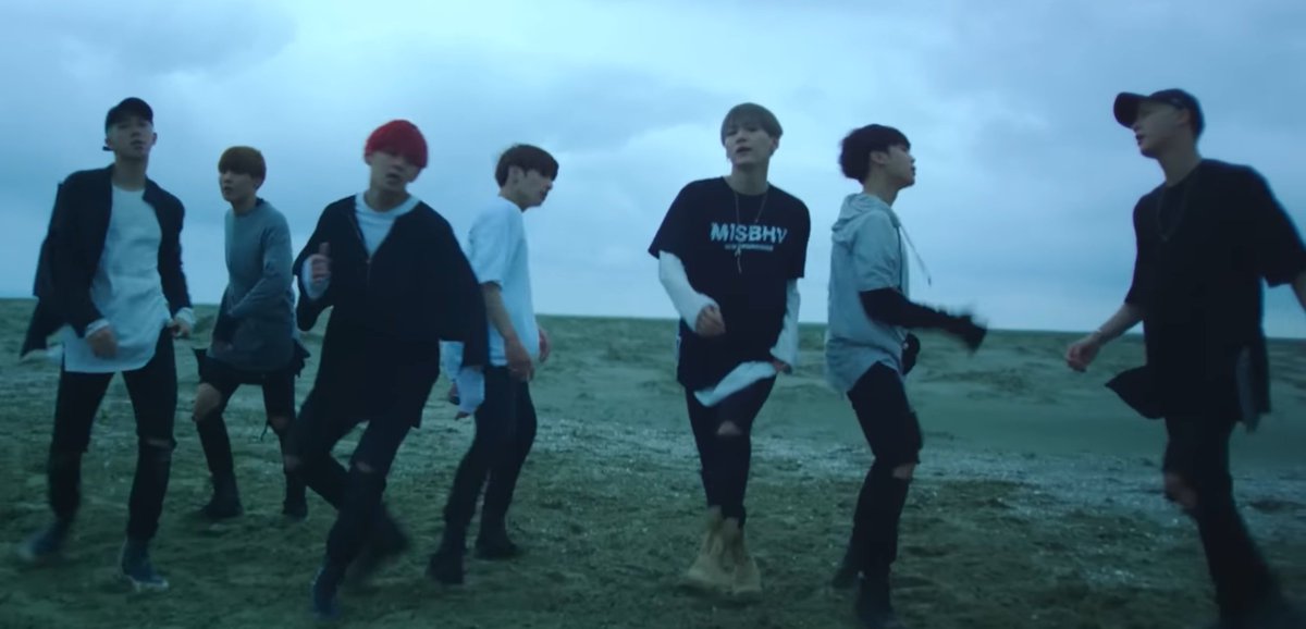 clear73595966's tweet photo. SAVE ME 800M VIEWS
CONGRATULATIONS BTS 🎊
#SaveMe800MViews https://t.co/1H7a23irrr