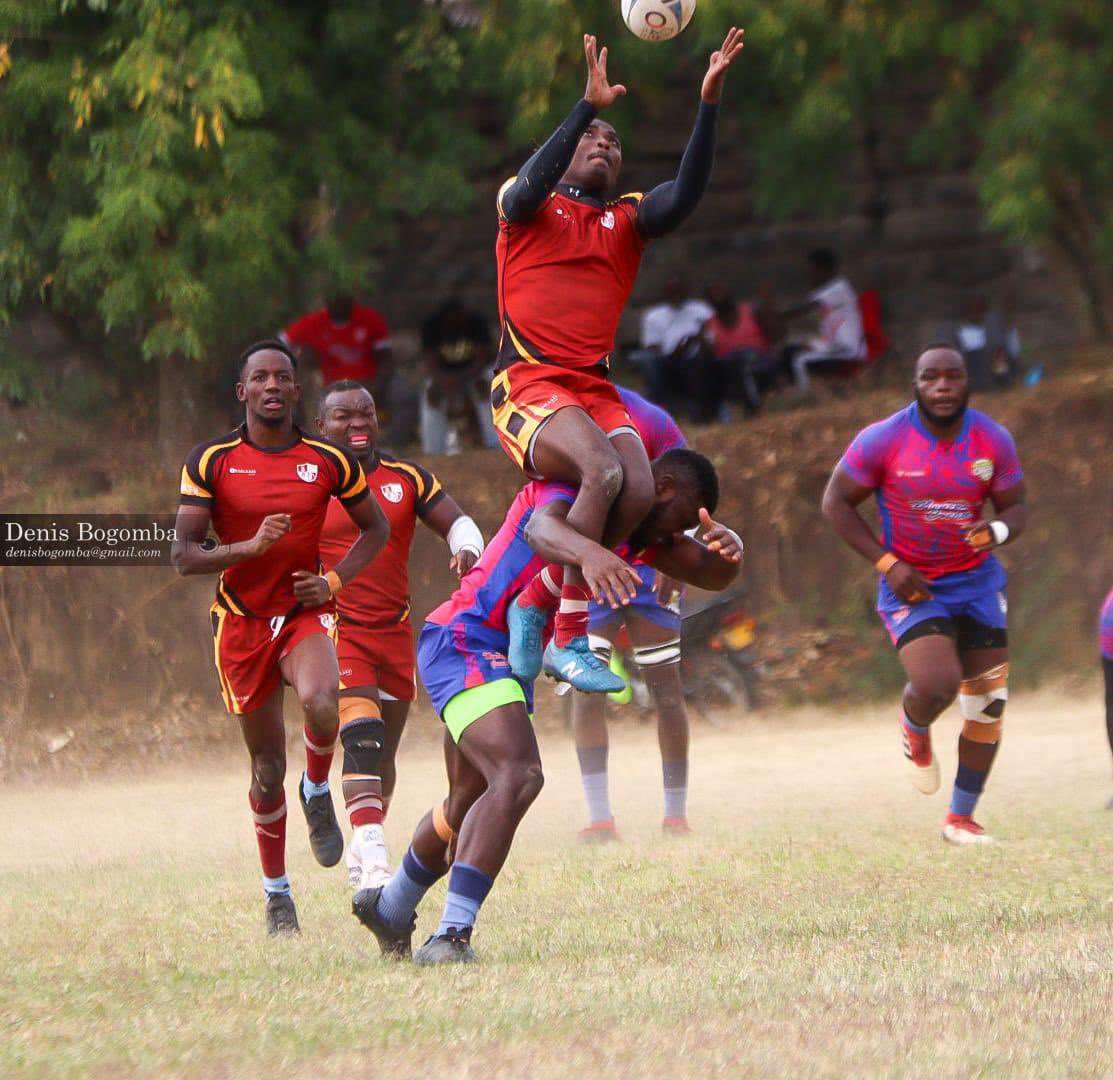 2njerii's tweet photo. To every ref that thrives in endangering players life mtombwe. Mbwa Malaya takataka Ghasia . I’m so bitter coz this is my pal who can’t walk . A ref said it’s a yellow card instead of red card. Fuck that Victor and every ref that was in this game . https://t.co/cwQyBpWqjz