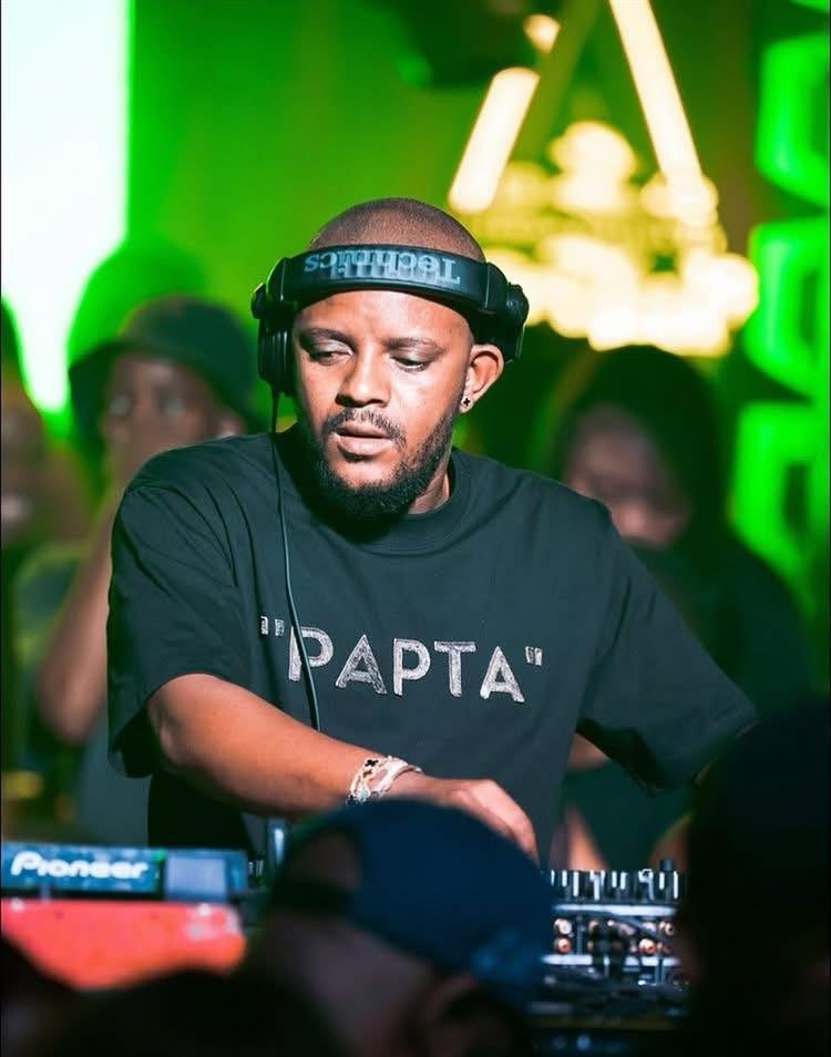 DailysunCelebs's tweet image. EXCLUSIVE: Kabza’s R345k 'unpaid' rent shocker!   
The amapiano king has been dragged to court.
snl24.com/dailysun/celeb…
#kabzadesmall #rent