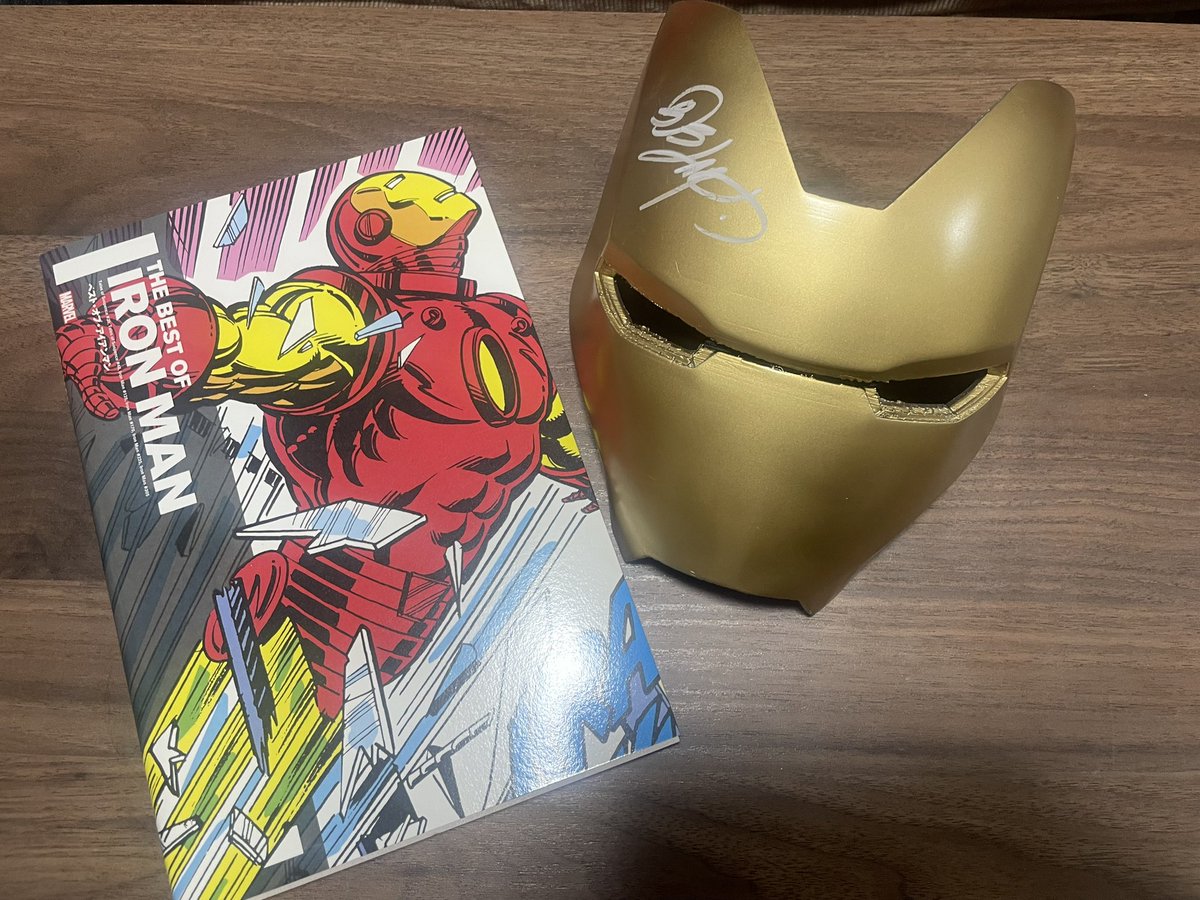 ベスト オブ アイアンマン』、マスクのサインのボブ レイトン先生が