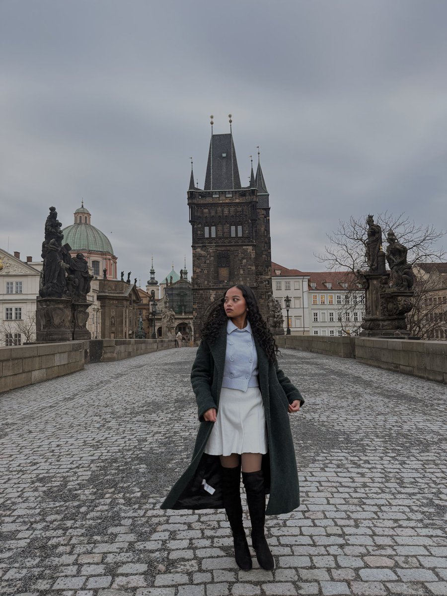 dinsaesthetic's tweet photo. Running around Prague looking for Prof Langdon, ready to solve the case together wkwkw🤭🤭🗝️
#SecretOfSecrets https://t.co/voKOuyBpNa