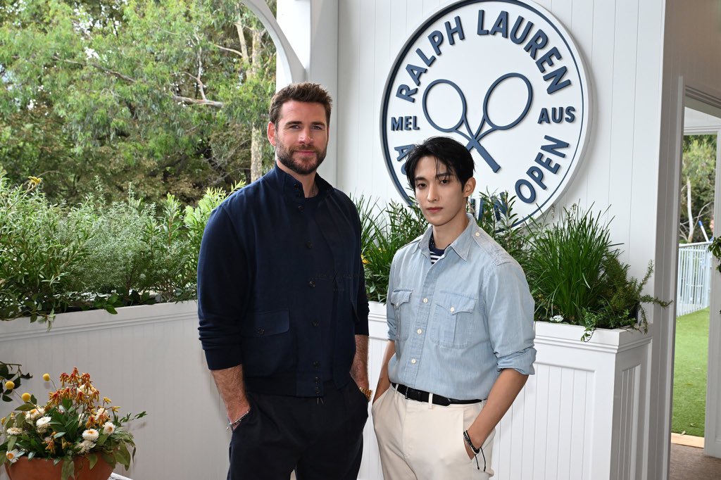 shua_enthusiast's tweet photo. OH MY GOD DK AND LIAM HEMSWORTH AT THE RALPH LAUREN DINNER!!!! 💙

they both look so good 😩

DOKYEOM IN POLO FOR AO26
#DKxAO26
#DKxPoloRalphLauren
@pledis_17 @RalphLauren https://t.co/aGgJNBuFCU