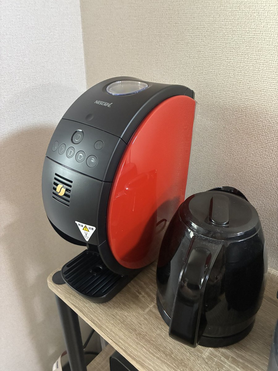 heychang35's tweet photo. 当たったバリスタを設置してみた🤣
ネスカフェ エコ＆システムパックというのが必要らしい💦
買いに行くか🚗³₃ https://t.co/9cojMYlHWL