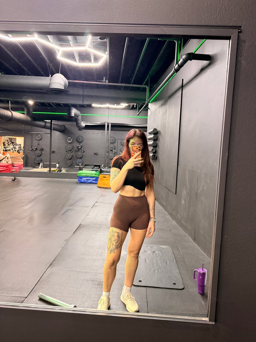 anitkaaas's tweet photo. Every day is a leg day✨ https://t.co/ptJAwA7Uvd