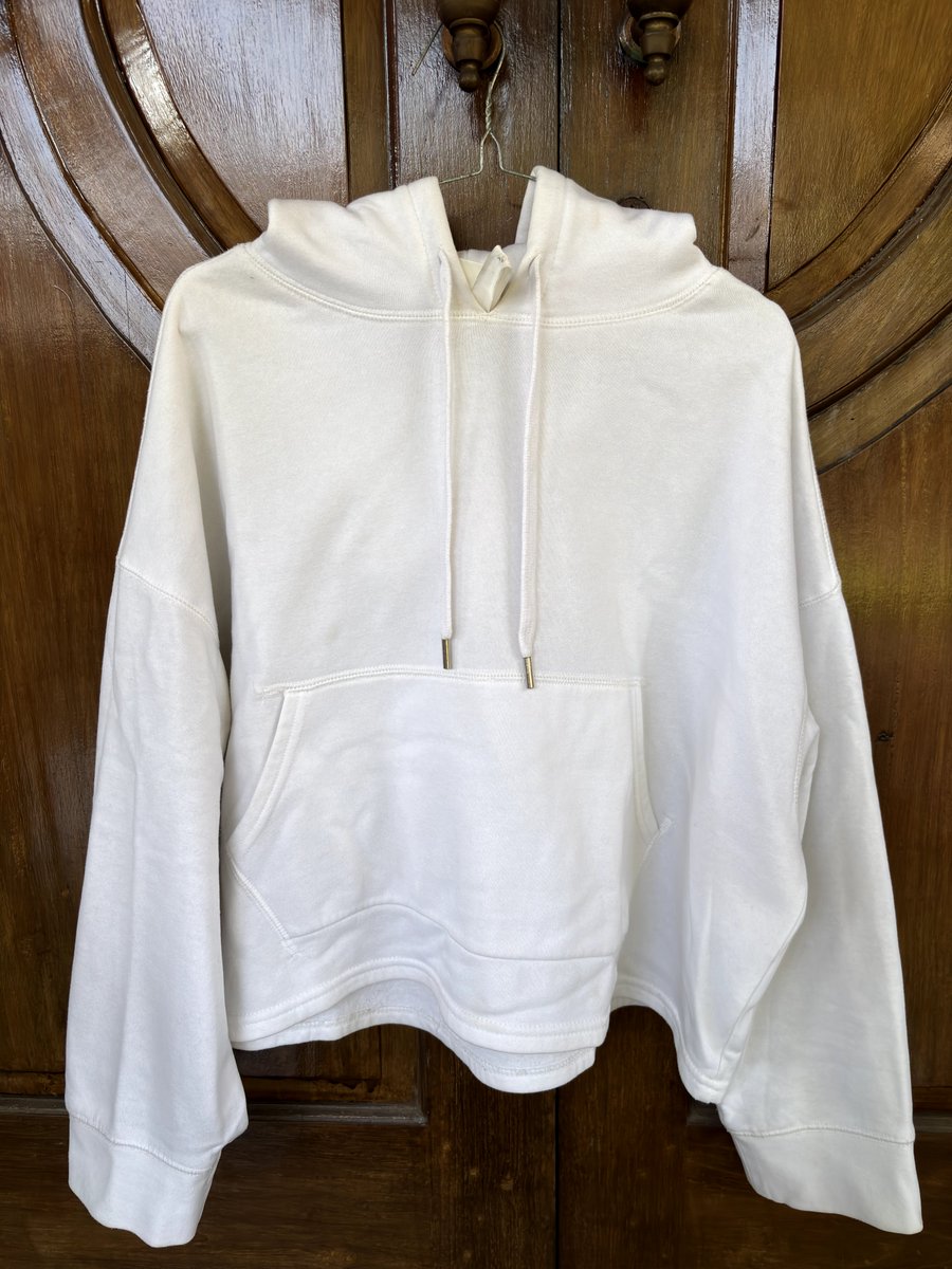 lavenderkkoch's tweet photo. 3. Hoodie H&amp;M
- Putih 
- BB/TB 45/163
- CO Shopee
- Dari Boyolali, Jawa Tengah

💰 90k

https://t.co/PvIyuwF3cW https://t.co/PGHPt0QT5P