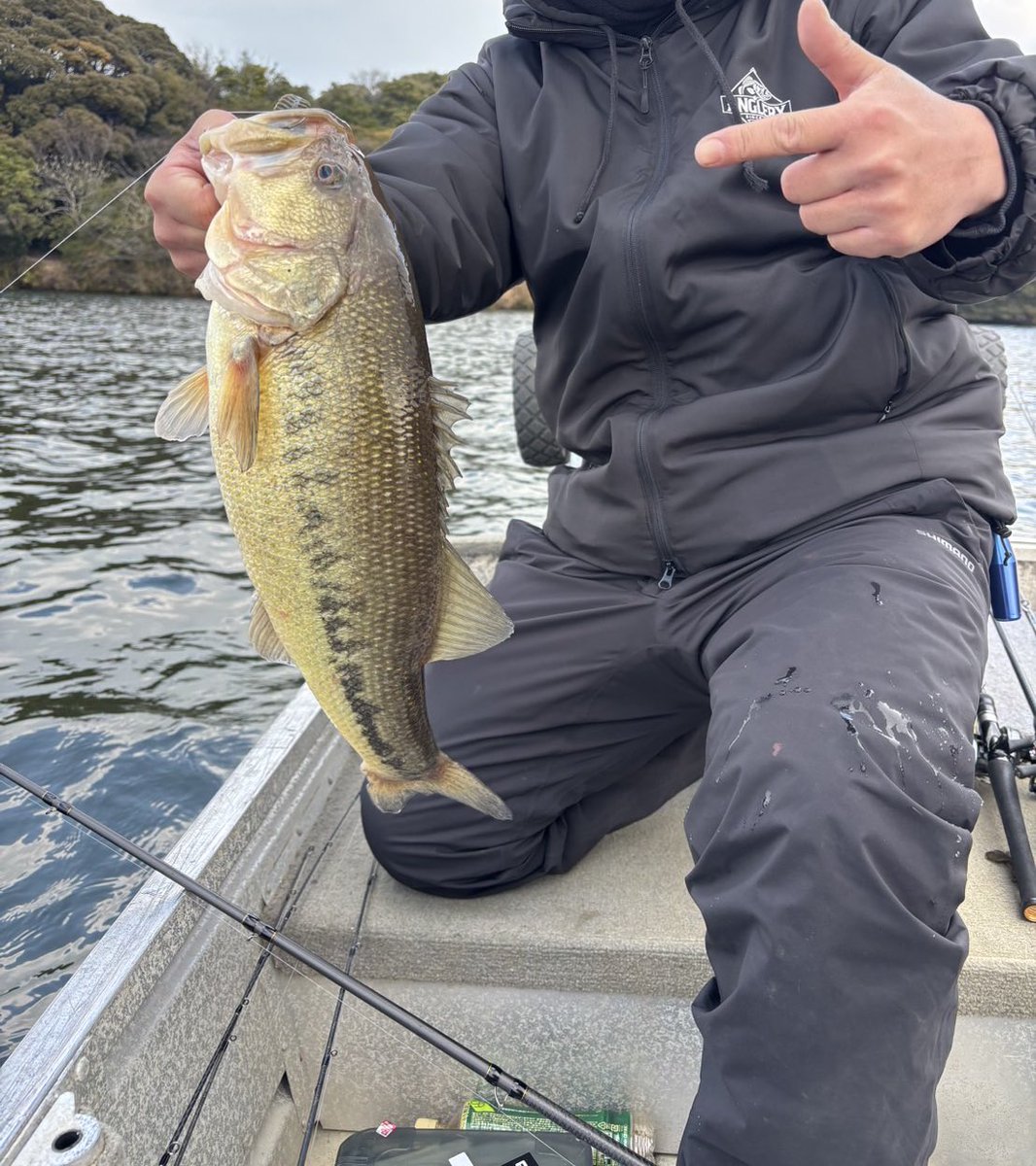 REP_B_Pee's tweet photo. みなさんメモの用意は良いですか？

水温7℃切ったらシンカーの重さは1oz

これテストに出ます��らね https://t.co/j3T7QrsUX2