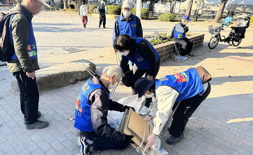 LifeworkRescue's tweet photo. 定年後のシルバー人材センター体験ルポ⑦
ボランティアに参加しました！
「せたがや年末クリーンアップ作戦」「多摩川クリーン作戦」です！
いわゆるゴミをやっつける「コンバット！」シルバー版です。
詳しくは▶https://t.co/nGR6GVnH2U

#定年後 #セカンドキャリア
#シルバー人材センター https://t.co/Sr363UNJpY