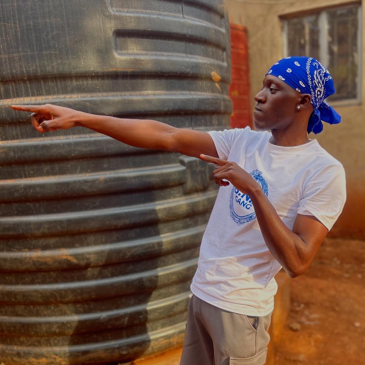 reydoc5's tweet image. NEERA is rocking tune around town. Gddddrrr 🤞🏿💙 
Link in Bio #bnbgang #neera #reydoc #biggestboy