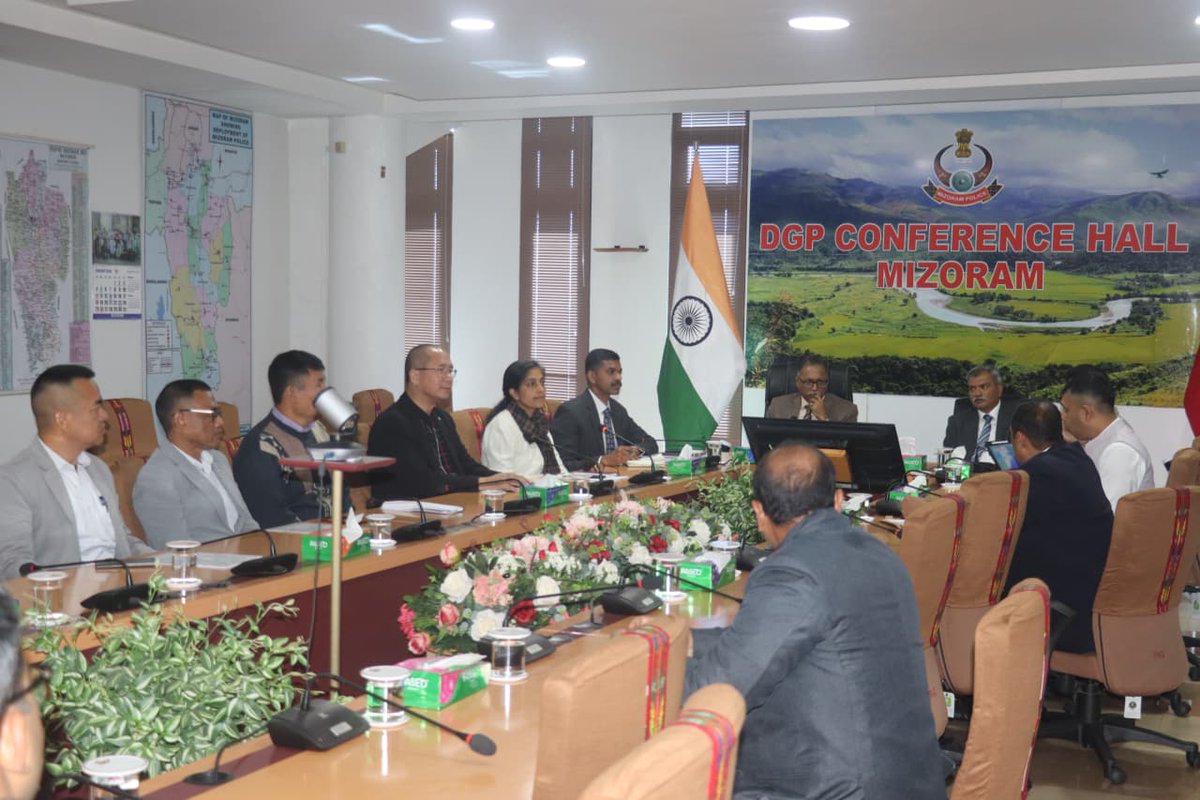 🇮🇳 DG, NCB called on DG Mizoram in Aizawl on 28 Jan &amp; later held discussions with Central &amp; State intelligence, enforcement &amp; security agencies on tackling drug trafficking.

 🤝Emphasised outcome-oriented NCORD meetings, strengthening of State ANTF &amp; effective use of State-level