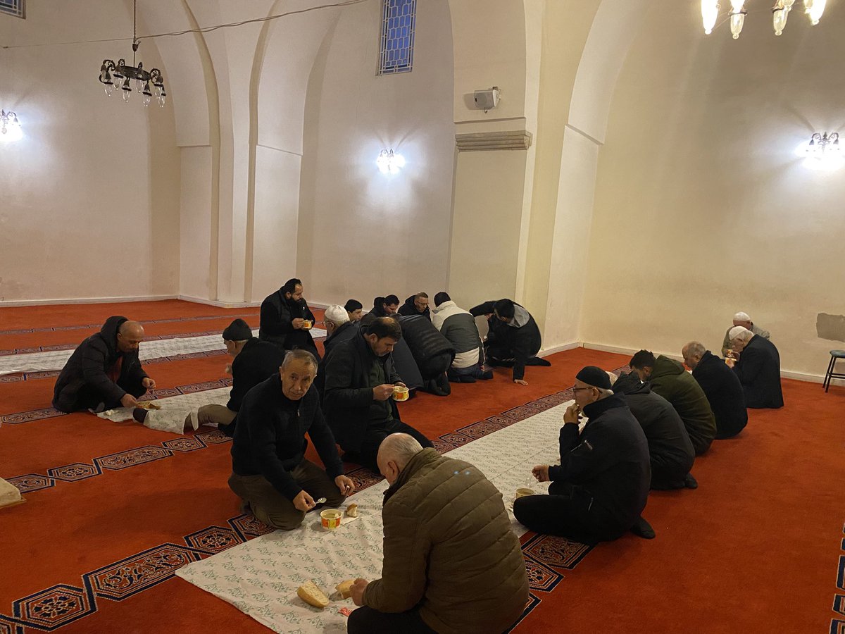 SABAHIN NURUNDA UYANDIK

TÜGVA Sinop olarak düzenlemiş olduğumuz sabah namazı programımızı Alaaddin Camii’nde gerçekleştirdik. 🕌