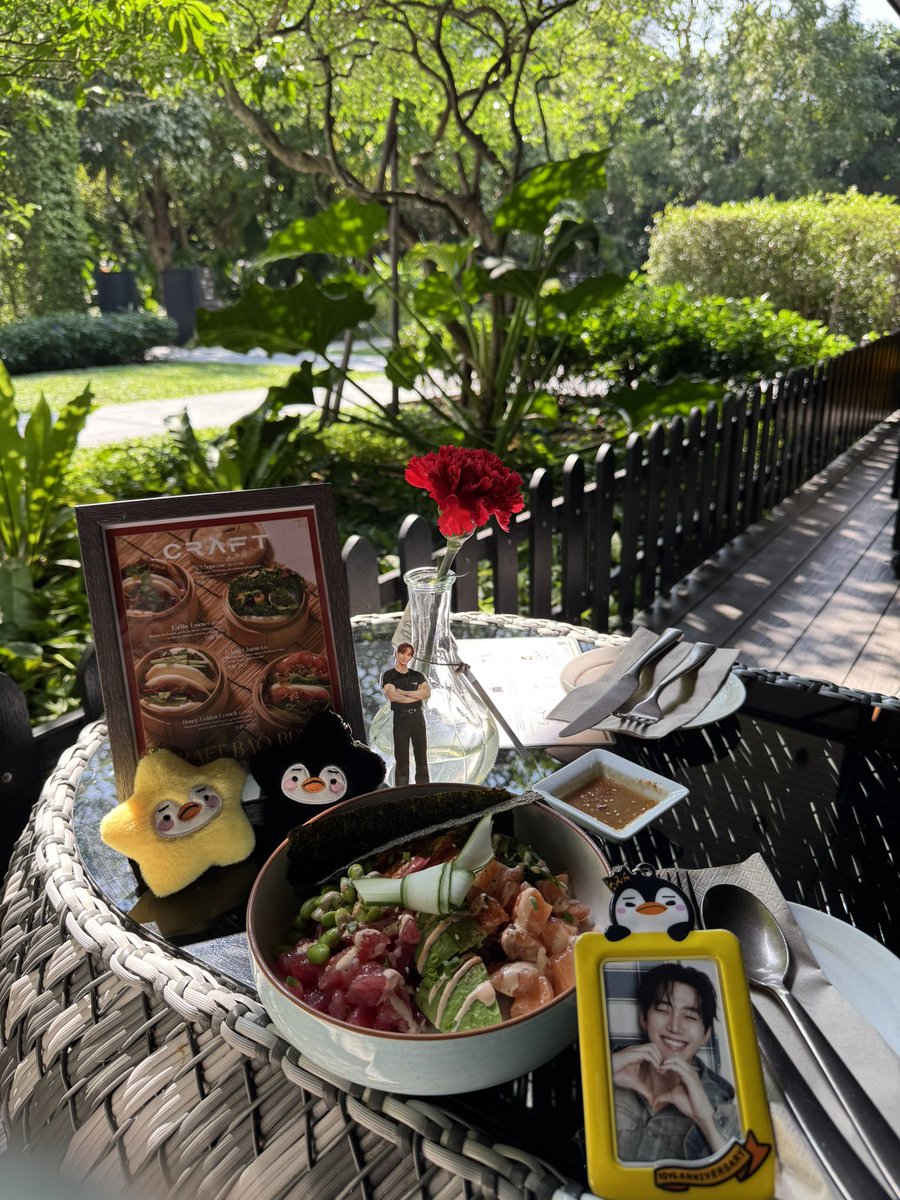 じゅのさんが座った席はひとつ後ろだけど🥲

心地いい風と柔らかな日差しの中で過ごすバンコクの午後☀️☺️🫶🏻

選挙があると禁酒らしく昨日から今日の18時までアルコールの提供がないらしい💦
ここで飲むビール🍺最高なのに😂

📍CRAFT@KIMPTON MAALAI BANGKOK 

#이준호 #LEEJUNHO #李俊昊