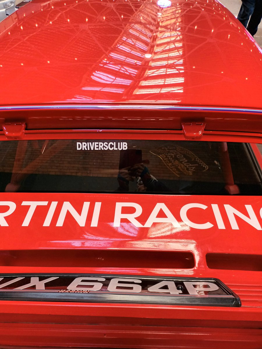 MelJD46's tweet image. Love the way the #skylights look like tyremarks on this #Hillman yesterday