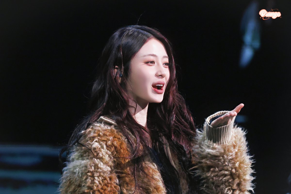 260201 😘
#르세라핌 #LE_SSERAFIM 
#허윤진 #HUHYUNJIN #윤진 #ユンジン