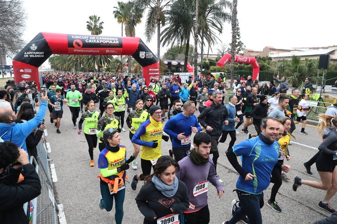 AjuntamentVLC's tweet photo. 🏃‍♂️💨En un no res comença la XI Carrera #NeverStopRunning del @CtoValencia de @FDMValencia, amb eixida i meta a l'avinguda de França📍
⏰ A les 9:00 h i amb previsió de concloure a les 10:20 h
🚧Recorda: afeccions al @TransitValencia fins a les 12h
▶️Planifica els desplaçaments https://t.co/RC9sOHUDed