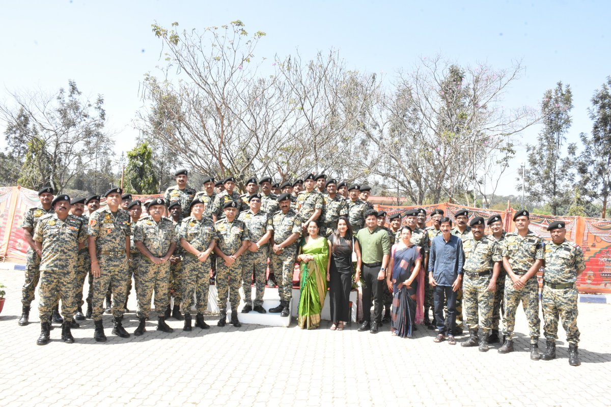 Shri Dinesh Kumar Yadav, IPS, IG #CEDCO #BSF Bengaluru, Officers &amp; all staff bid adieu to Inspector (RM) Suresh Babu G D and wished him a pleasant &amp; healthy retired life who proceeded voluntary retirement yesterday after serving approximately 36 Years in this elite Force.