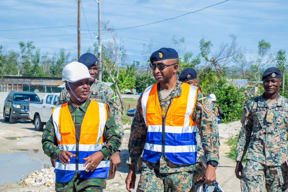 Umuyobozi w’Umutwe w’Ingabo za #Jamaica (JDF) ushinzwe ibikorwa by’ubutabazi (Support Brigade), Brigadier O’Neil A. Bogle, yasuye itsinda ry’Abasirikare b’u Rwanda (RDF) mu Mujyi wa Montego Bay, mu Karere ka St James <a href="/RwandaMoD/">Rwanda Defence Force</a> 
kiny.taarifa.rw/umuyobozi-mu-n…