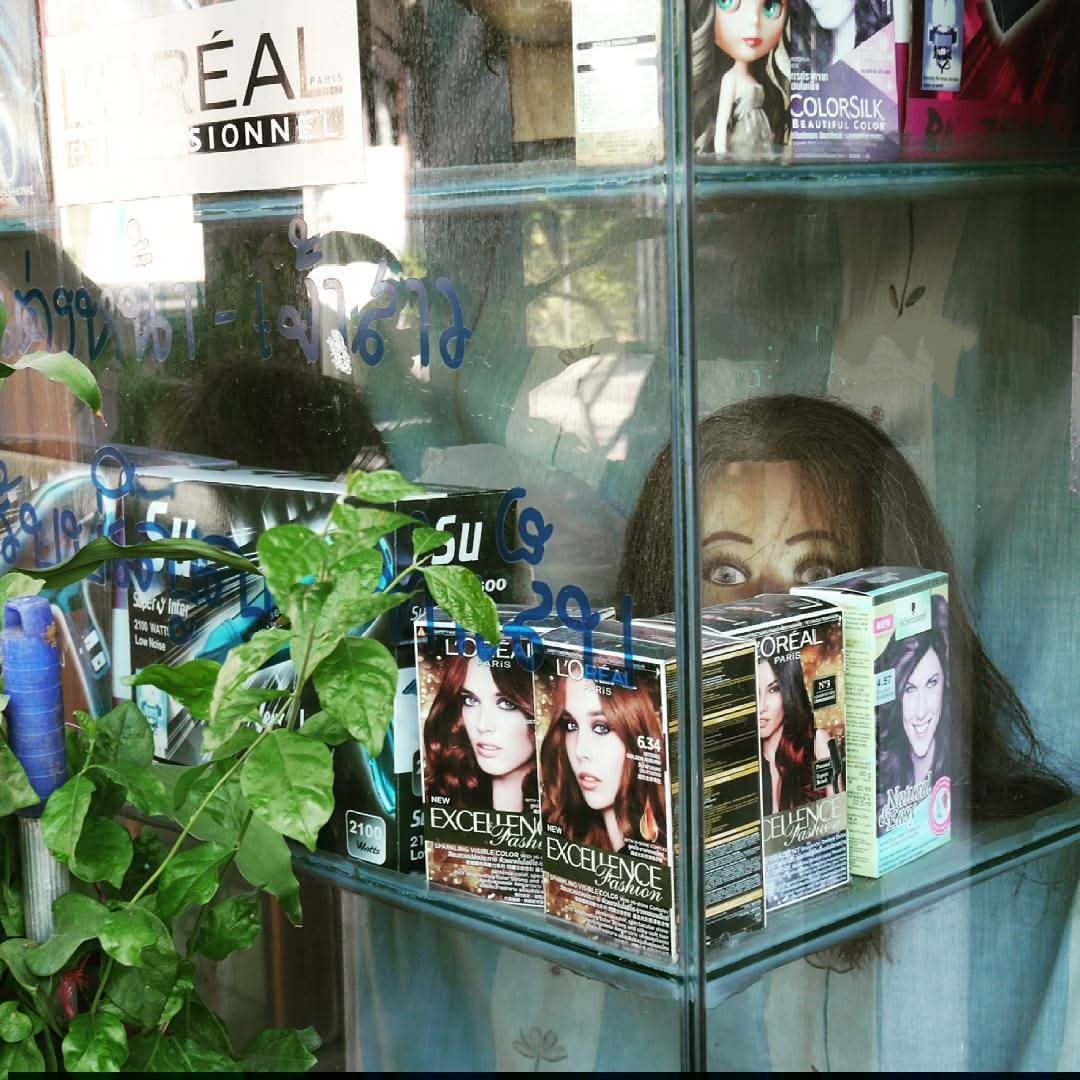 TinybirbCookies's tweet image. เข้าใจเลยค่ะ 
นี่เคยเดินผ่านร้านทำผมเก่าๆร้านนึง เกือบหัวใจวาย 555