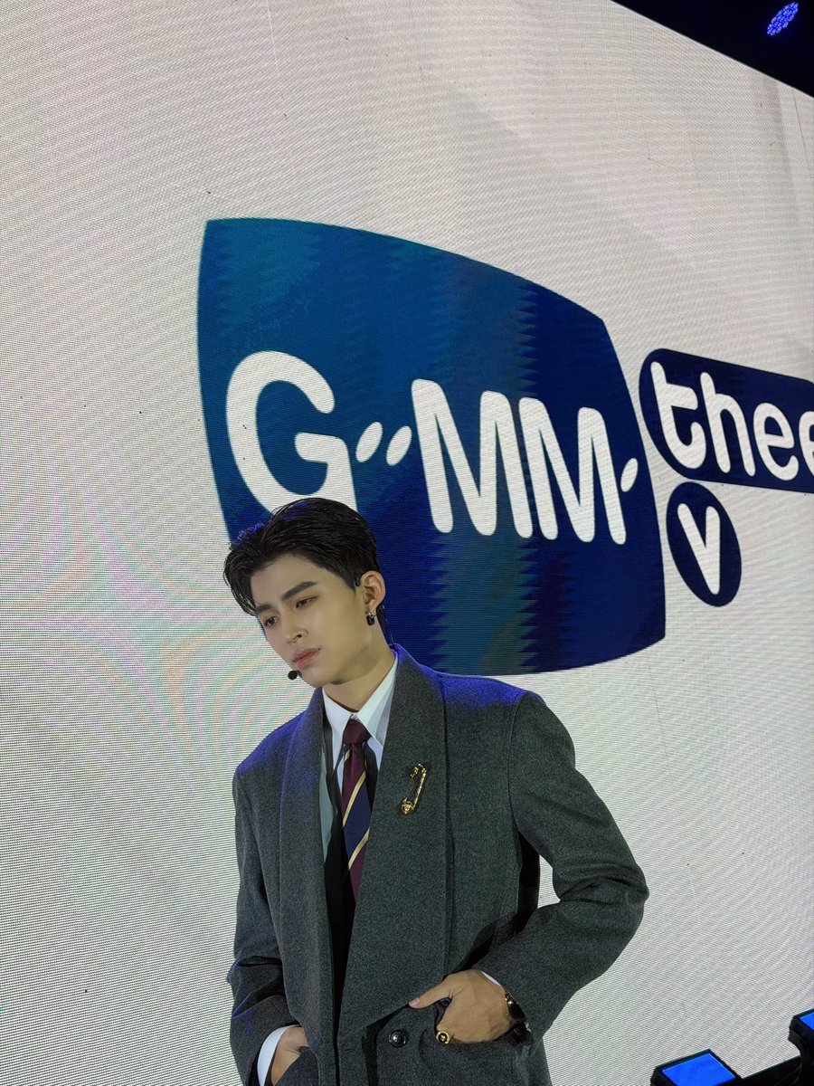 xiseks's tweet image. Cheers to 25….
Old enough to grow up,
young enough to dream.
Once again, healTHEE in body, wealTHEE in soul,
and rich in dreams.

 #Happy25thPondDay