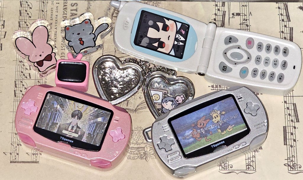 귀여운 가챠 나오면 꼭 가져야하는 인간