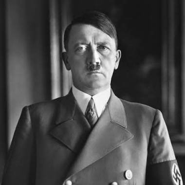 jacksonhinkle's tweet photo. 🚨🇺🇸 BREAKING: An email between Ariane De Rothschild and Jeffrey Epstein claims that, when Hitler was destitute in Vienna, he lived in a shelter that was funded by the Rothschilds and the Epsteins. https://t.co/OOsyD5Zf2a