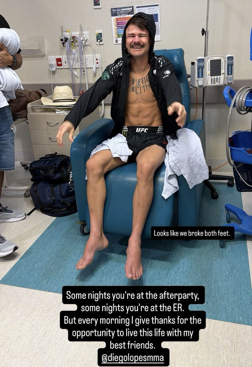 full_send_mma's tweet image. Looks like Diego Lopes broke both feet in his rematch with Alex Volkanovski 🦶