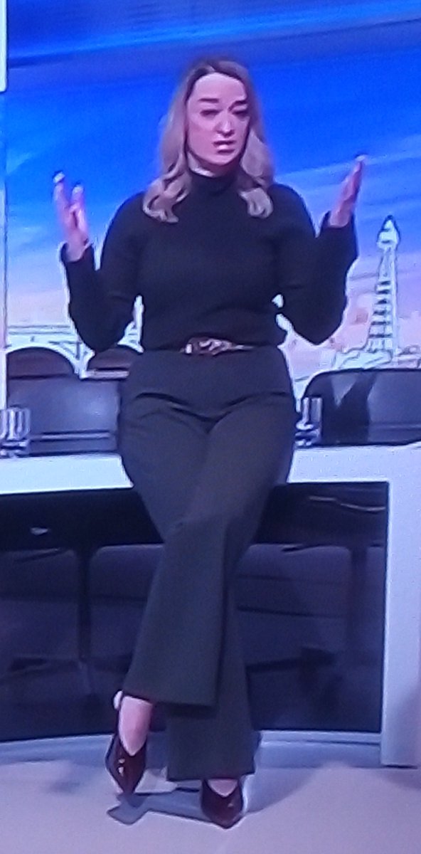 backsideviews's tweet image. Seat on the desk 🍑