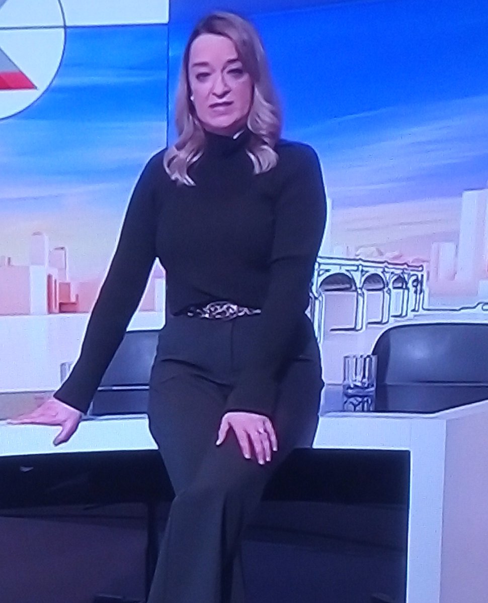 backsideviews's tweet image. Seat on the desk 🍑