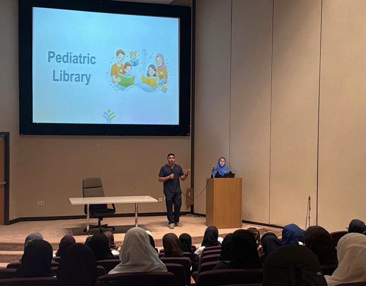 VO_KAUH's tweet photo. مقتطفات من اليوم التعريفي للمكتب التطوعي !
بداية مليئة بالحماس، والتطوّع، وروح الفريق🤍 https://t.co/i8YQgnCcbM
