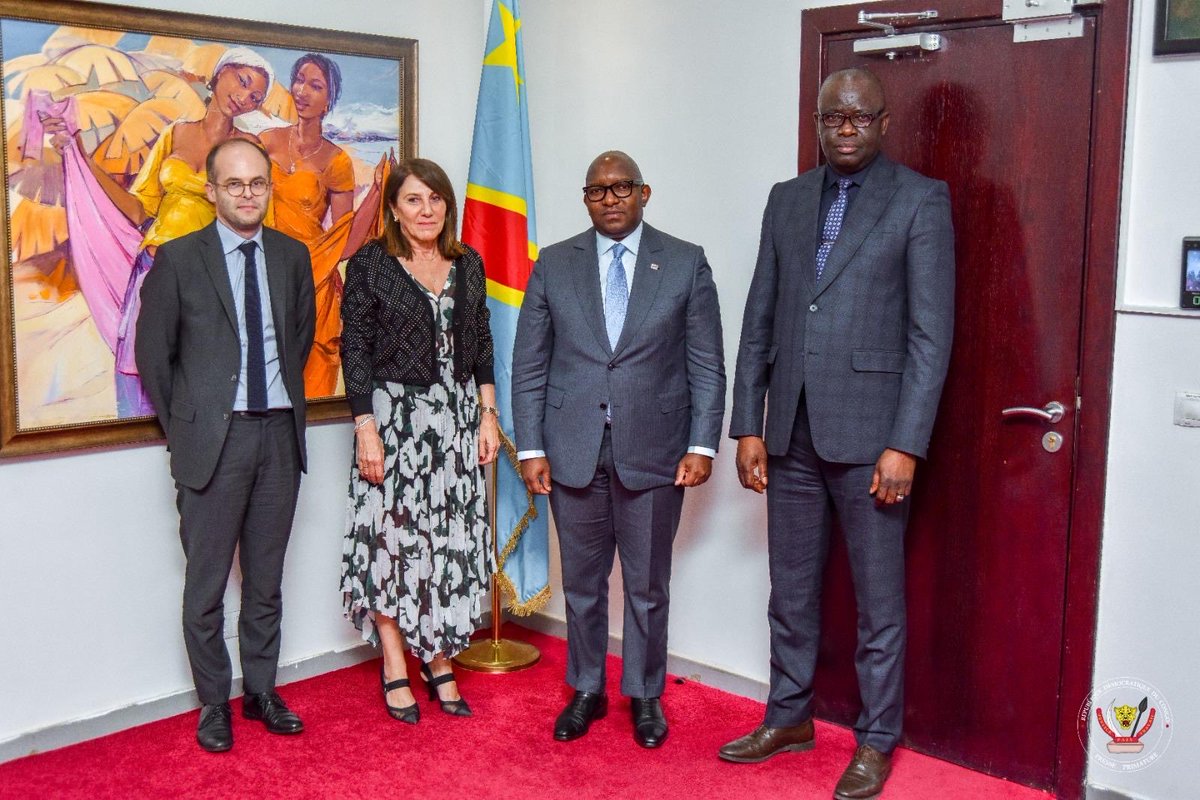 IsidoreKwandja's tweet photo. « POLÉMIQUES ??? » DE QUOI PARLE LE JOURNALISTE CHRISTOPHE RIGAUD D’AFRIKARABIA ?

S’il n’est pas au courant, qu’il se renseigne très bien. 

Notre gestion des Jeux de la Francophonie a été audité tant au niveau national, par l’Inspection Générale des Finances (IGF), qu’au niveau international, par les experts du Ministère français des Finances missionnés par l’Organisation internationale de la Francophonie (OIF). 

Les deux organismes de contrôle nous ont donné une note positive. Les images et les vidéos sont en ligne pour les futés de la bonne information.

Tenez, le mercredi 1er novembre 2023, après que la mission d’audit de l’OIF conduite par la Directrice du Comité international des Jeux de la Francophonie (CIJF), comprenant en son sein les experts-auditeurs du Ministère français des Finances, ait exprimé sa satisfaction sur la manière dont les opérations financières ont été conduites et donné leur quitus sur la bonne gestion du budget opérationnel, une Médaille d’Or a même été attribué au Premier Ministre Jean-Michel Sama Lukonde, en sa qualité de superviseur des IXes Jeux de la Francophonie, pour la qualité de l’organisation avec succès des Jeux de la Francophonie par le Gouvernement congolais.

Les personnes malintentionnées qui ont voulu ternir l’image d’un événement international voulu par le Président de la République, Félix-Antoine Tshisekedi Tshilombo, qui a redoré l’image de notre pays sur la scène internationale, ont été confus.

Aujourd’hui, après le succès des Jeux de la Francophonie à Kinshasa, notre pays a pu accueillir pour la toute première fois dans son histoire, successivement trois Championnat africains et internationaux, et compte en accueillir d’autres dans les mois et années à venir.

À travers les Jeux de la Francophonie, nous avons insufflé à l'organisation de la discipline budgétaire, de la transparence, de la rigueur et de la gestion axée sur les résultats probants, gage de la bonne gestion des finances publiques.

Isidore KWANDJA NGEMBO 

https://t.co/eDZ9zWEY5R