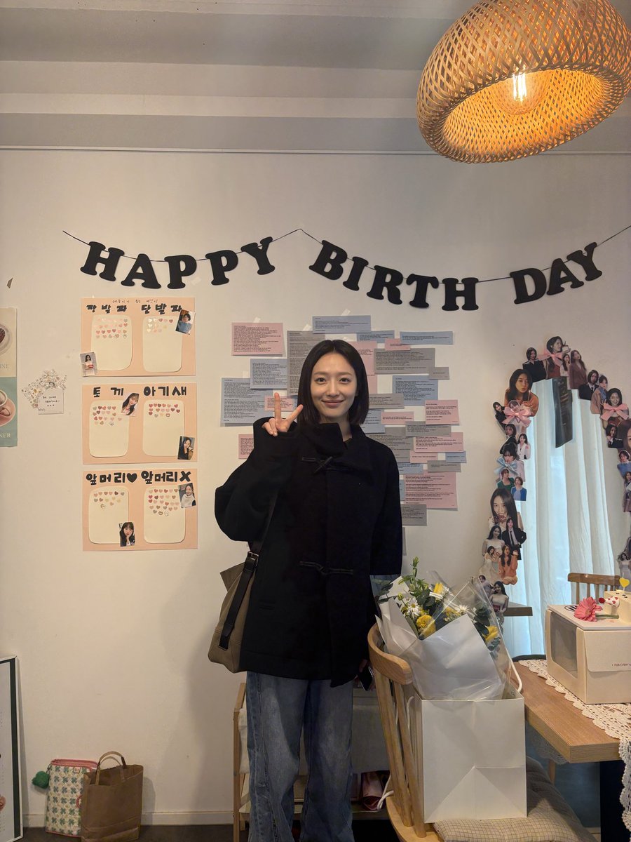 pyoyedung0203's tweet photo. 배우 표예진님이 직접 첫 생일카페에 방문해주셨습니다😭🤍 https://t.co/a7klhEb5i3