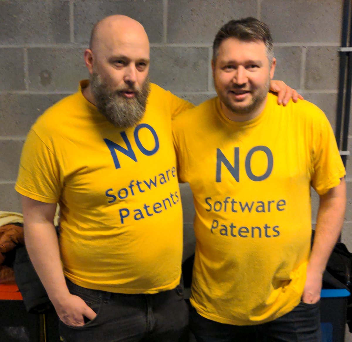 zoobab "NO Software Patents" tweet media