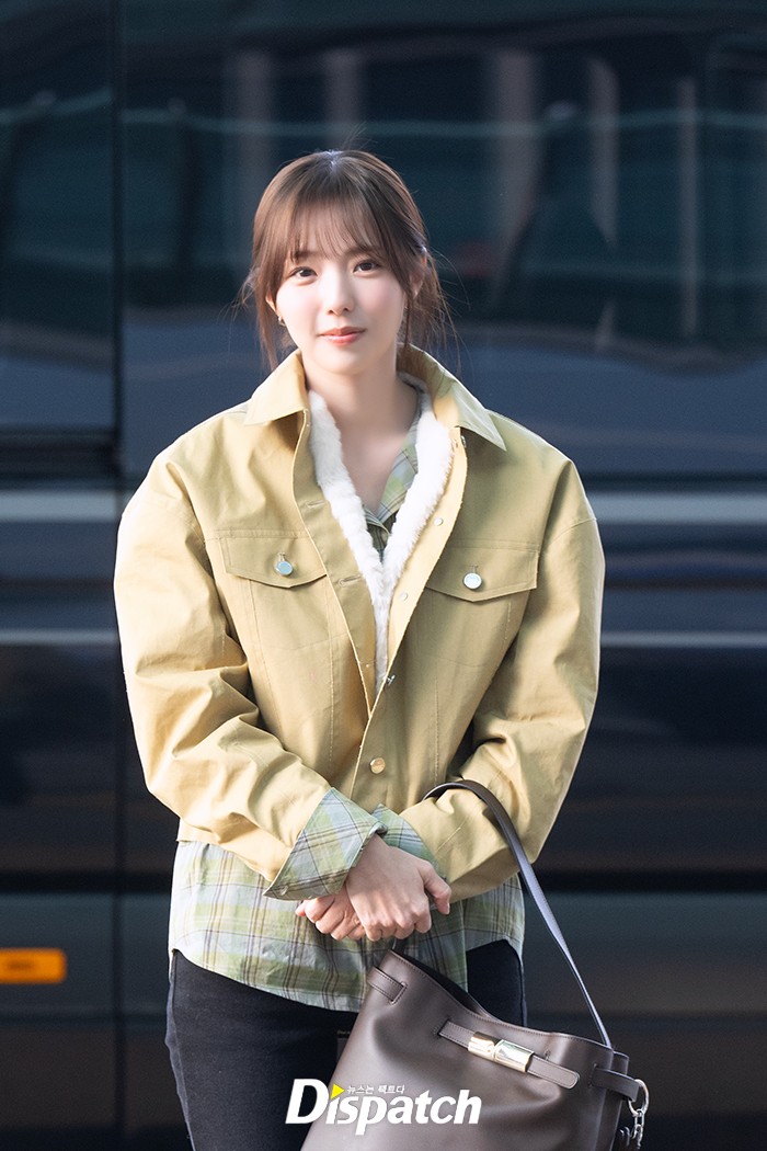 kohlhaaz's tweet photo. Soobinie flying out to Vietnam today for an overseas photoshoot 🥰🥰

Looking SOOOOOOO BEAUTIFUL OK I LOVE THE BEIGE LONGCHAMP JACKETTTTTTT 

#채수빈 #ChaeSoobin https://t.co/Ha91vMbqZp