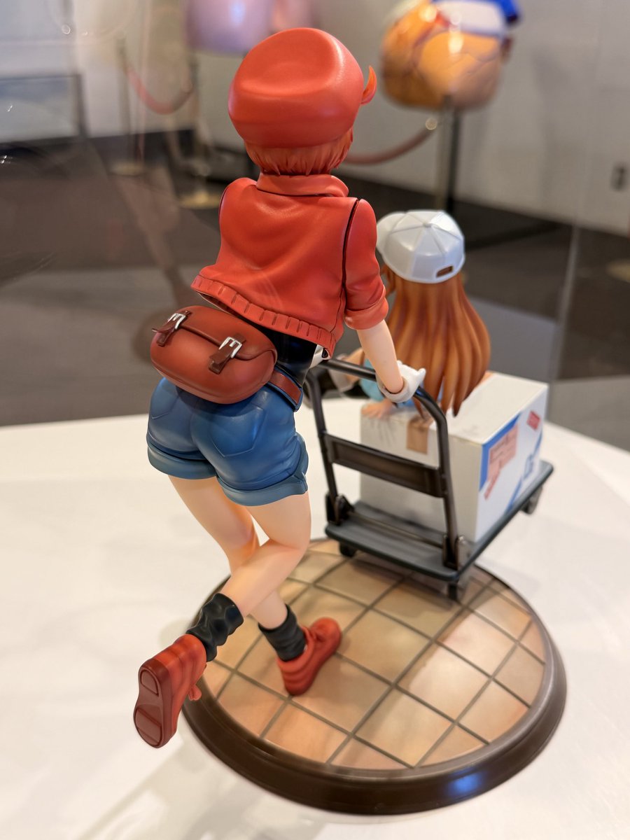 一番の収穫は等身大🔵ちゃんフィギュアと🔴ちゃんフィギュアの実物が見れた事かな！特にフィギュアって写真とイメージ違う場合もあるので不安だったがこのフィギュアは凄い！買って良かった！完成度がいい！大きさもいい！