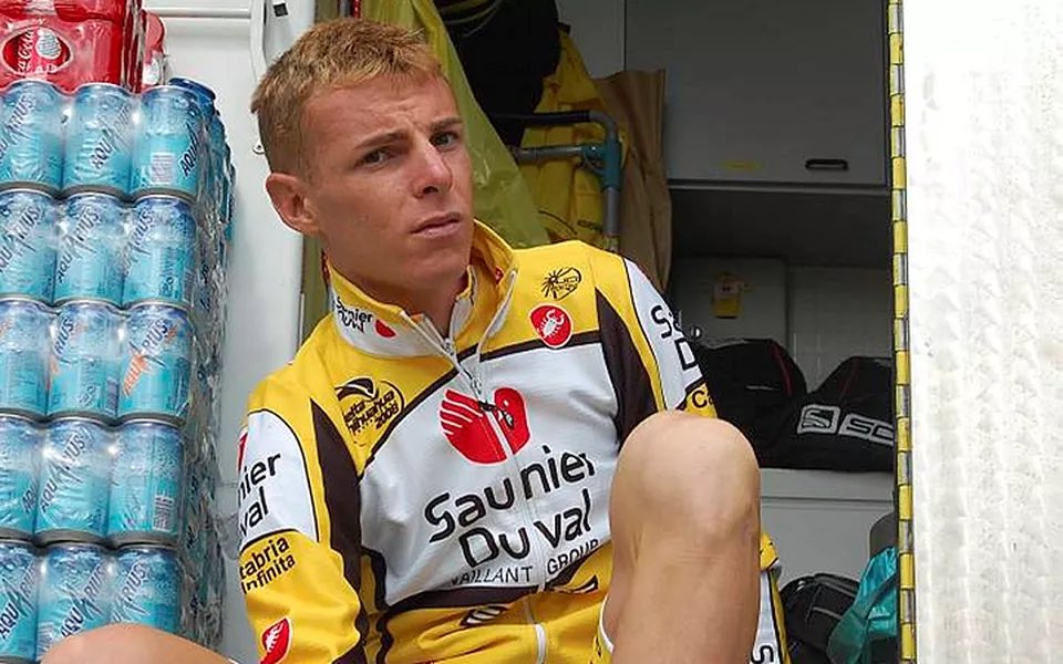 ELequartie's tweet photo. Comment masquer les contrôles capillaires en 4 photos ? 🫣
Point bonus : avoir le soutien indéfectible de l'@UCI_cycling ☑️ https://t.co/iNibhlK2s2