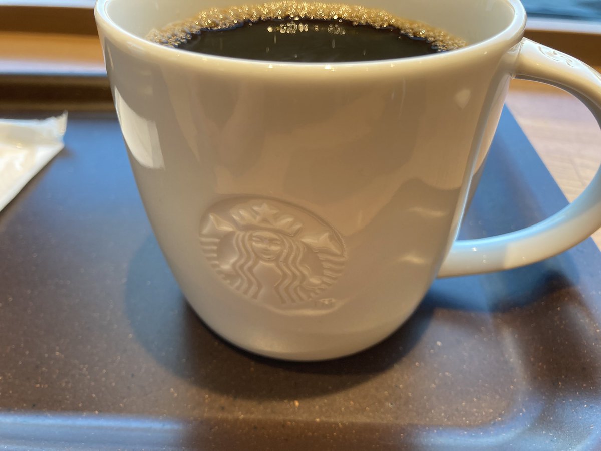 logex07's tweet image. ウルトラスーパー庶民なので「普通のコーヒーください」って言ったら出てきたやつ￥400