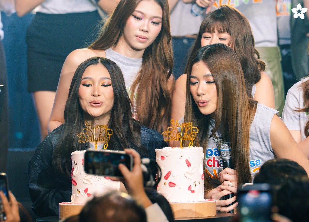 BINI_ph's tweet photo. Thank you, @ASAPOfficial fam, for all the love and adding the sweetest touch to @bini_aiah and @bini_jhoanna’s birthday celebration!🎂✨

ALL2GETHER KAPAMILYA tayo!🫶🏻🥹

#BINI #BINIGLOBAL https://t.co/wmElYHetFH