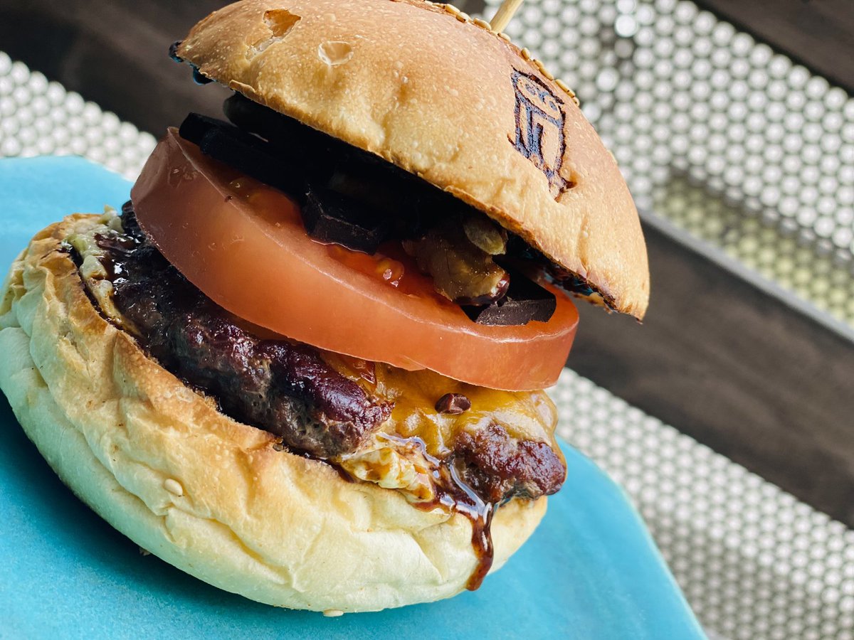 今月の限定チョコレートバーガー
あまじょっぱくてうまし🍫🍔😋