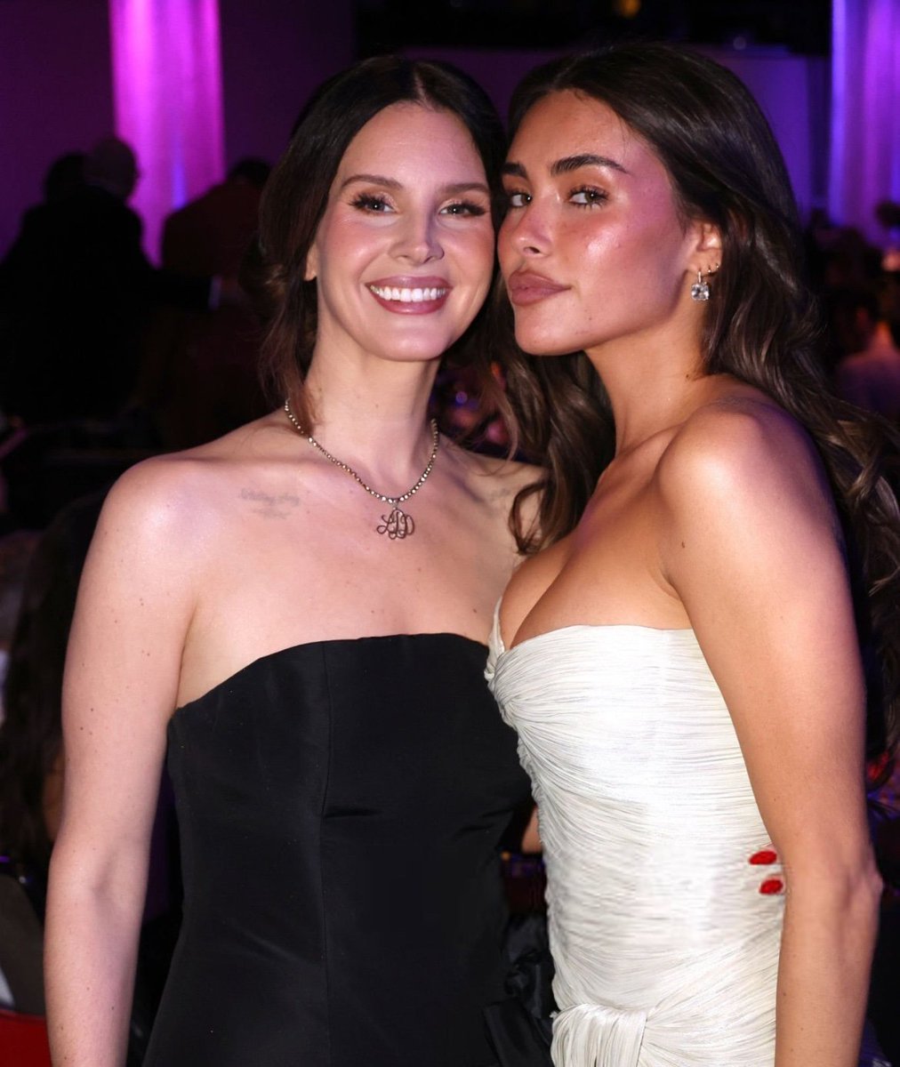 Madison Beer y Lana Del Rey en la Gala de los Pre-#GRAMMYs .