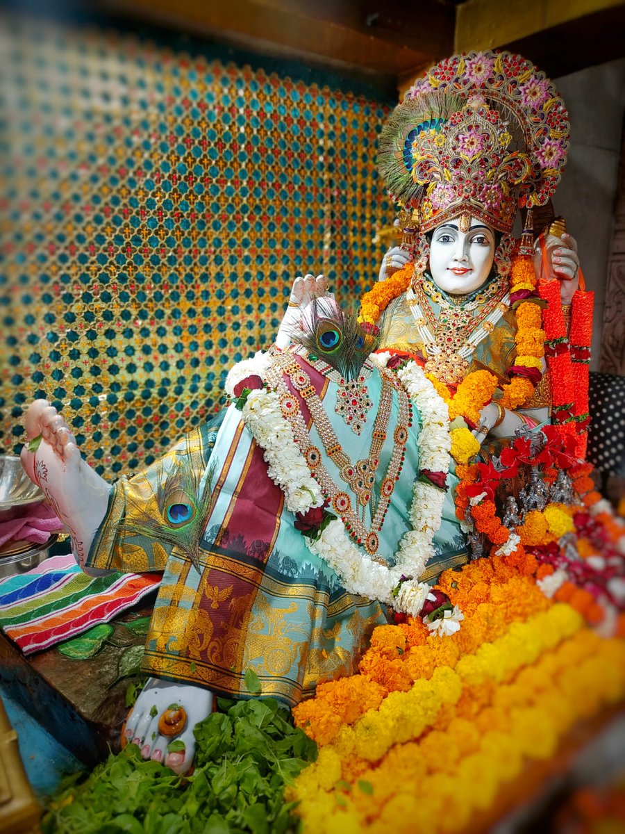 श्री भालका तीर्थ (कृष्ण धाम), प्रभासक्षेत्र - गुजरात (सौराष्ट्र),
दिनांक: 01 फरवरी 2026, माघ शुक्ल पूर्णिमा । - रविवार
*मध्याह्न शृंगार*
