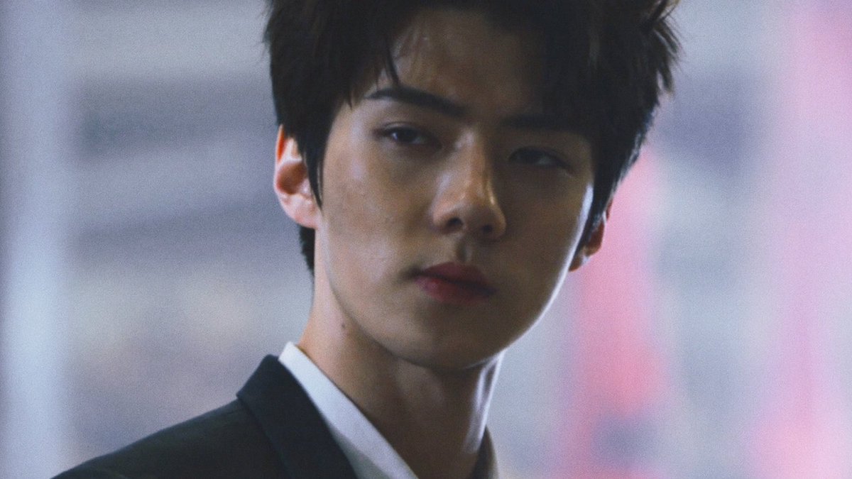 sehuntier's tweet photo. sehun should bring this hair back 🤷‍♀️ https://t.co/vM85ZaUeOI