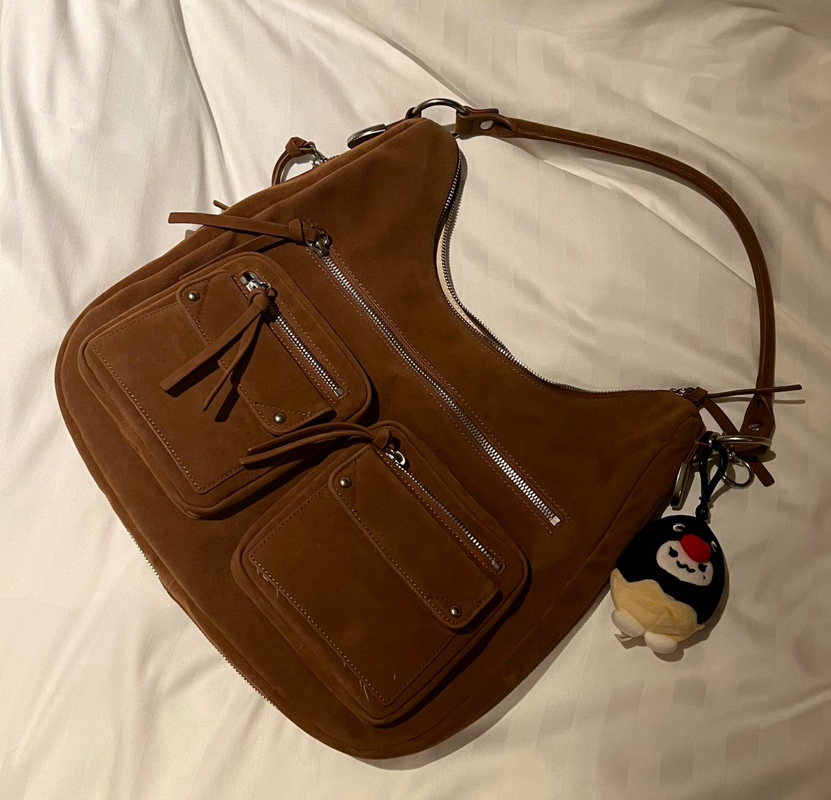 taeyeon’s bag from panorama recording again!! i’m using mine very well too ☺️💜