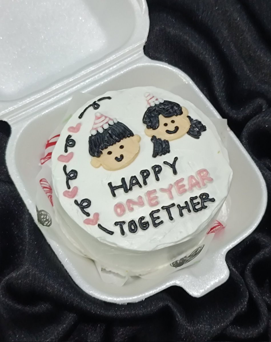 serabentocake's tweet photo. @undipmfs2 yukk bento cake nyaa start 25k an aja bs dianter sampe kosss, bisa custom semaumu. order? https://t.co/fS5DXmTSuX https://t.co/jCONReGssf