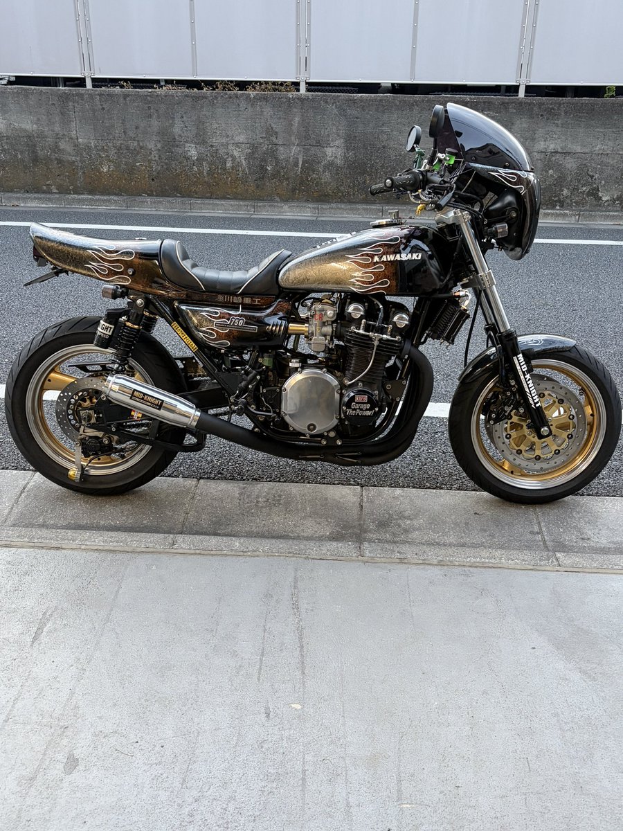 #自分のバイクに付けているマフラーはどこ製なのか言う

ミッドナイトモナカマフラー